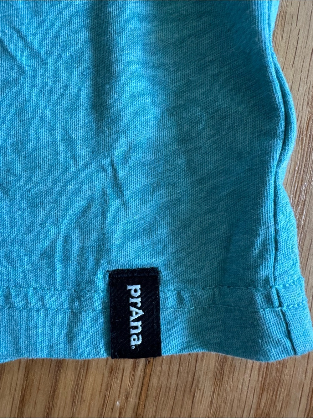 Men’s PrAna tee - Picture 3 of 6